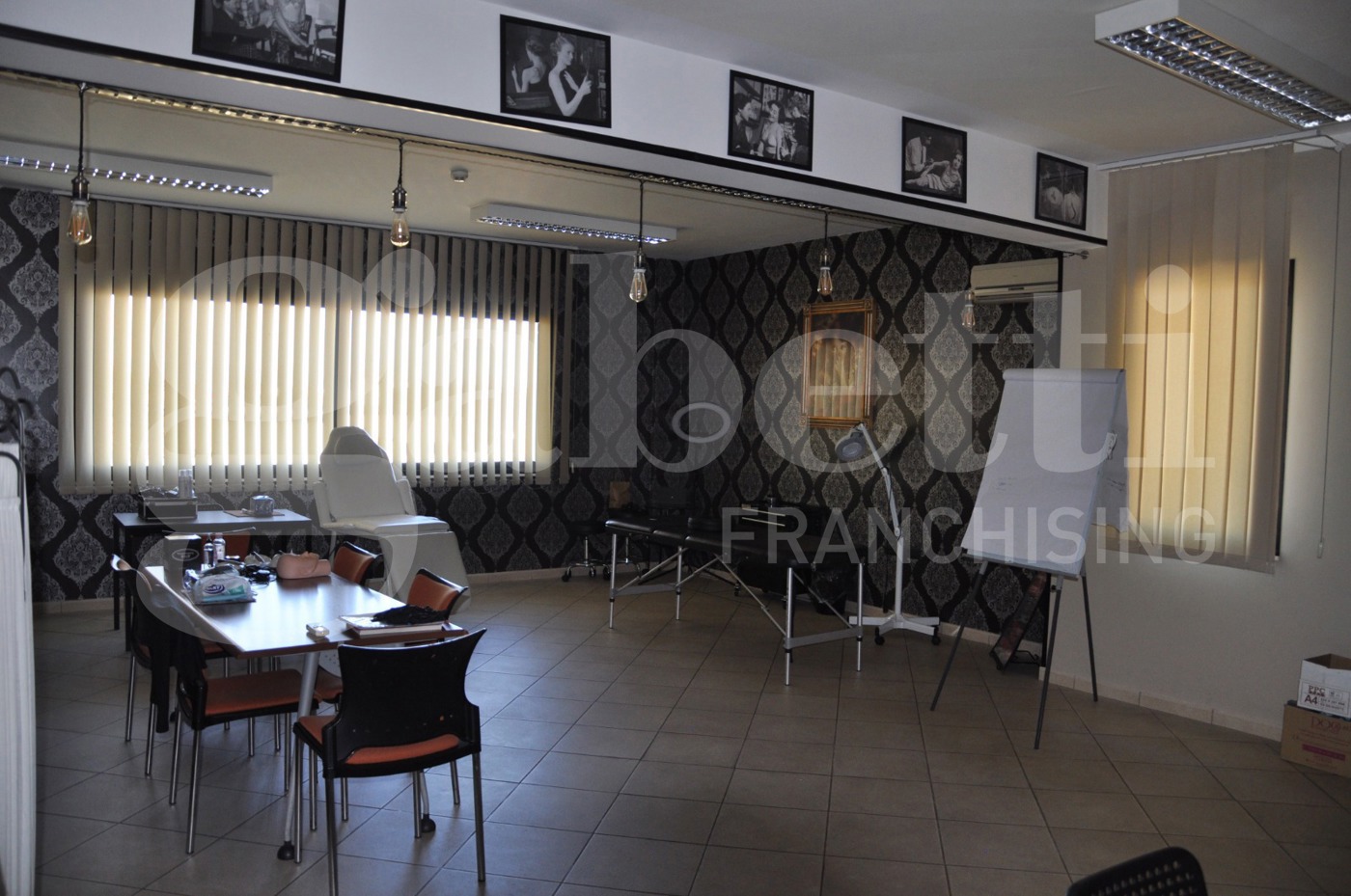 Ufficio con box doppio a Rende