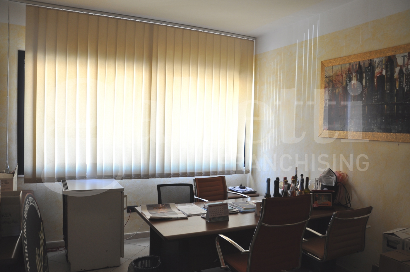 Ufficio con box doppio a Rende