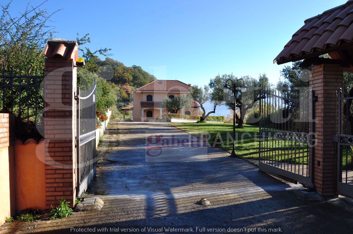 Villa con giardino a Rende