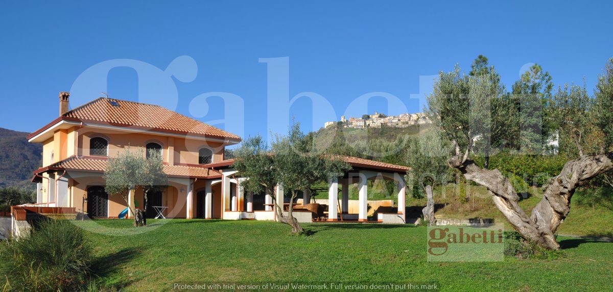 Villa con giardino a Rende