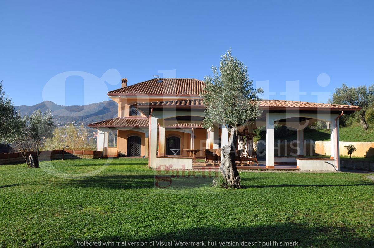 Villa con giardino a Rende