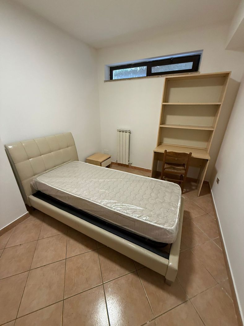 Trilocale arredato in affitto a Rende