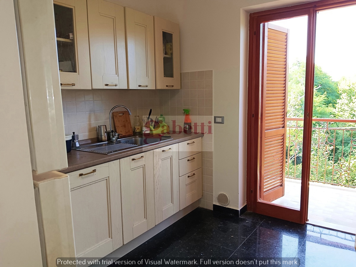 Trilocale arredato in affitto a Rende