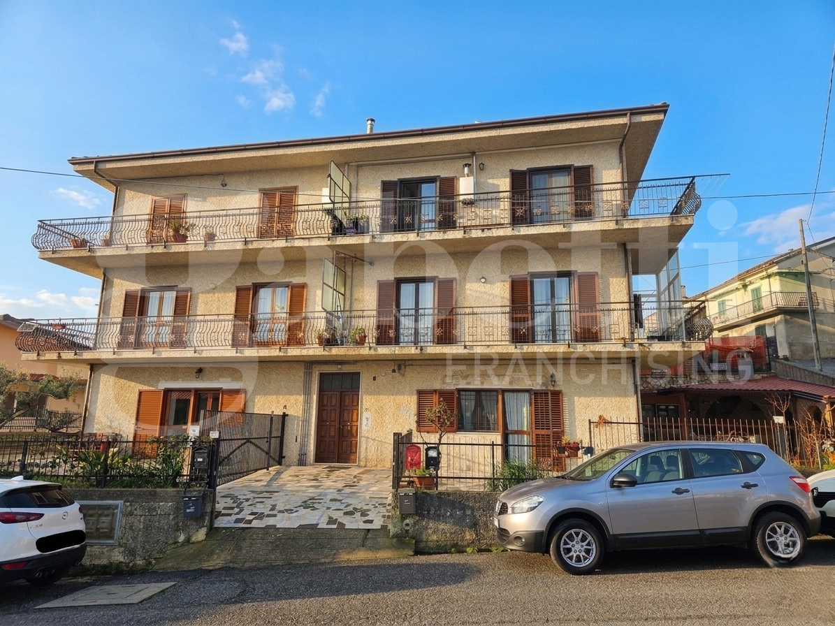 Quadrilocale con box doppio a Marano Marchesato