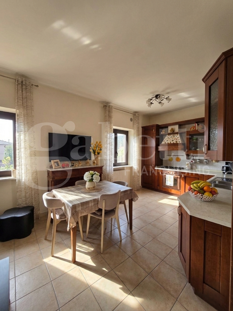 Quadrilocale con box doppio a Marano Marchesato