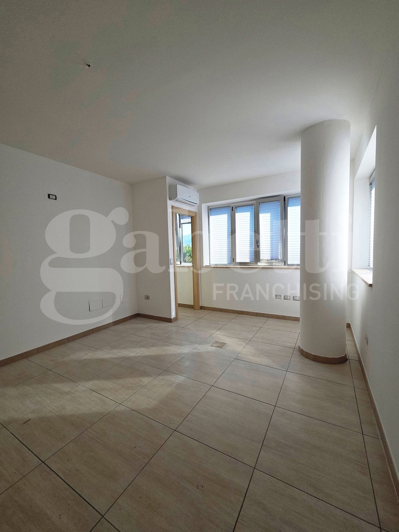 Ufficio in affitto a Rende