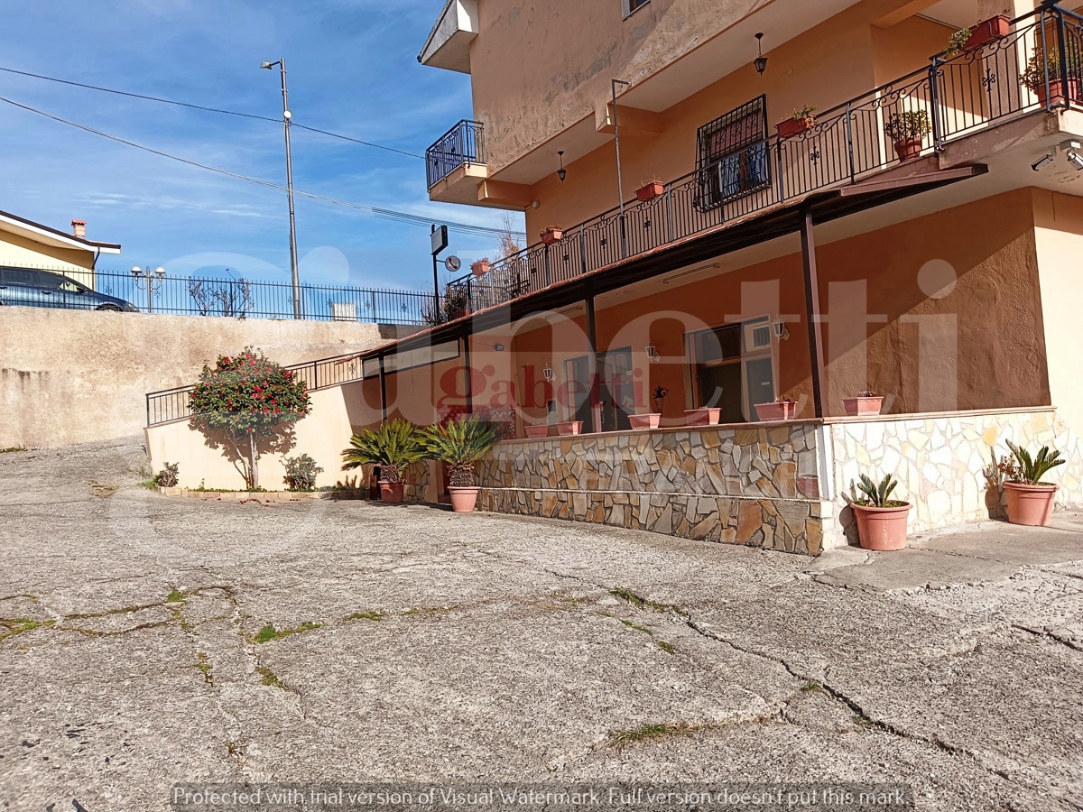 Negozio in affitto a Marano Marchesato