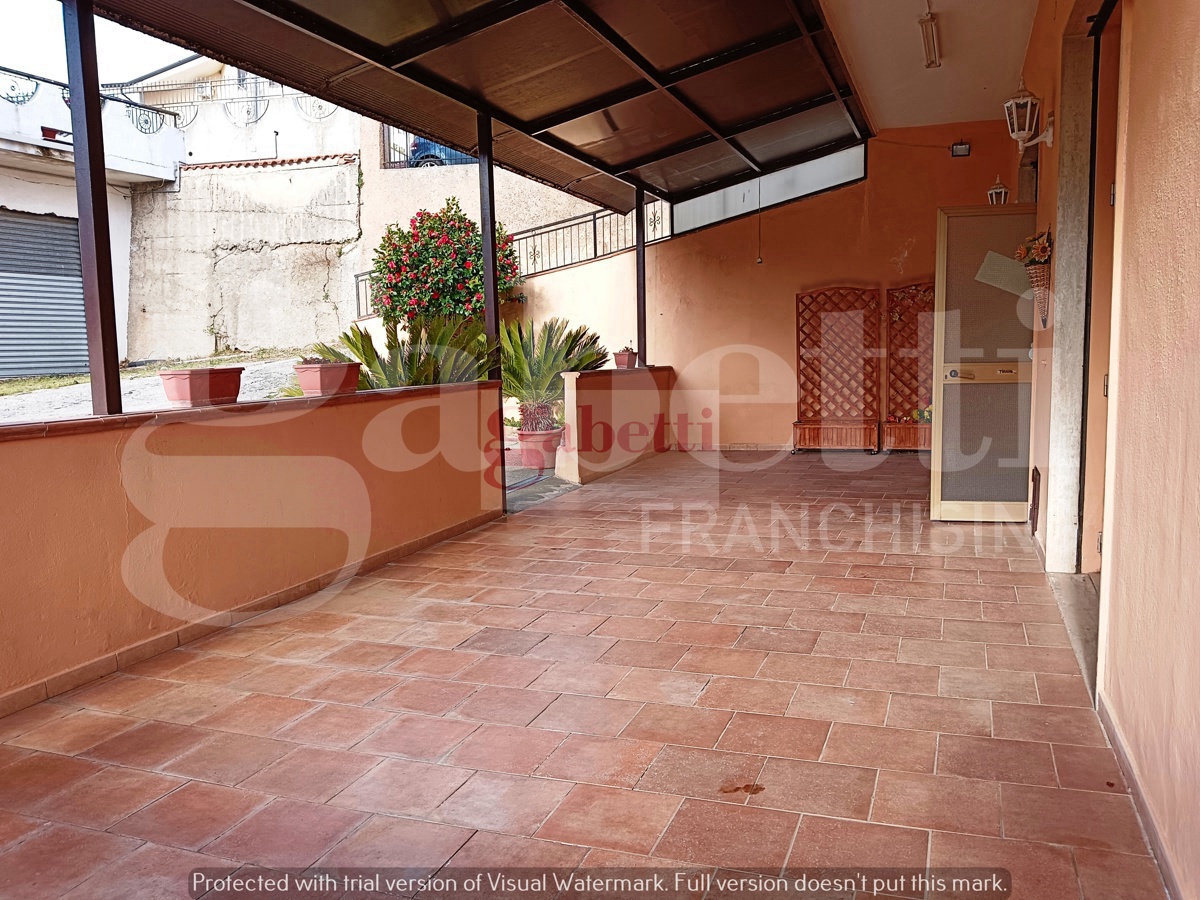 Negozio in affitto a Marano Marchesato