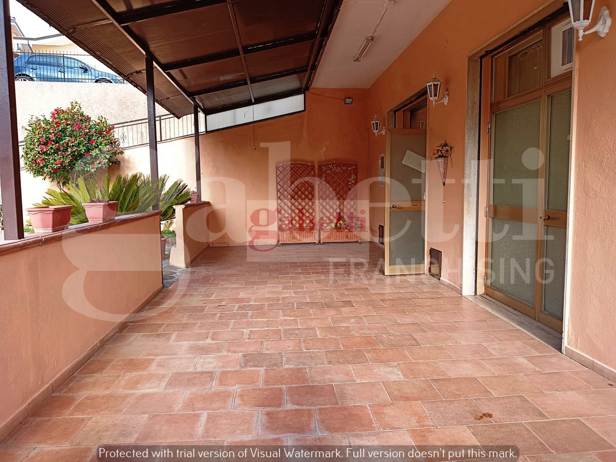 Negozio in affitto a Marano Marchesato