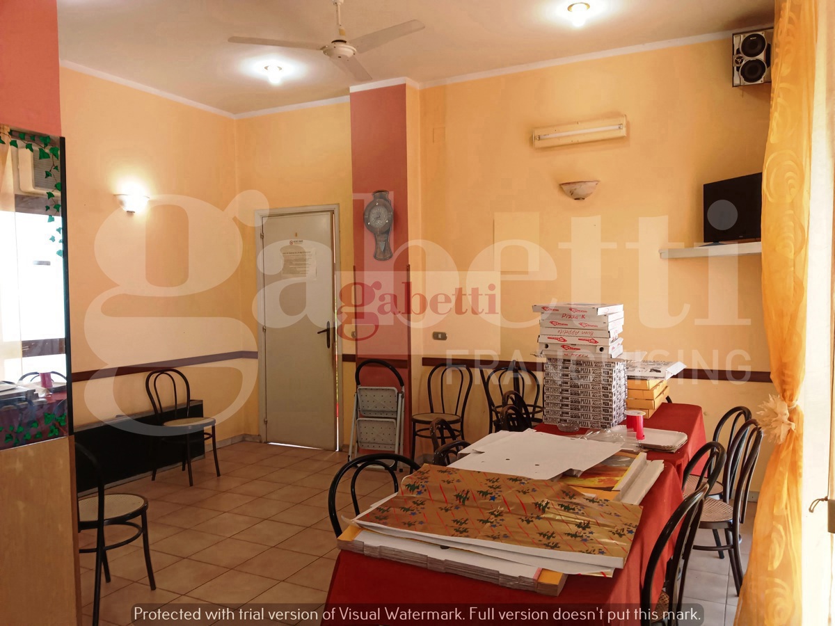 Negozio in affitto a Marano Marchesato