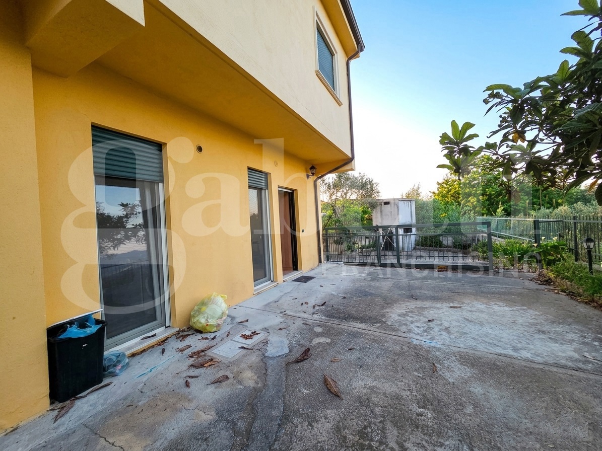 Bilocale arredato in affitto a Marano Marchesato