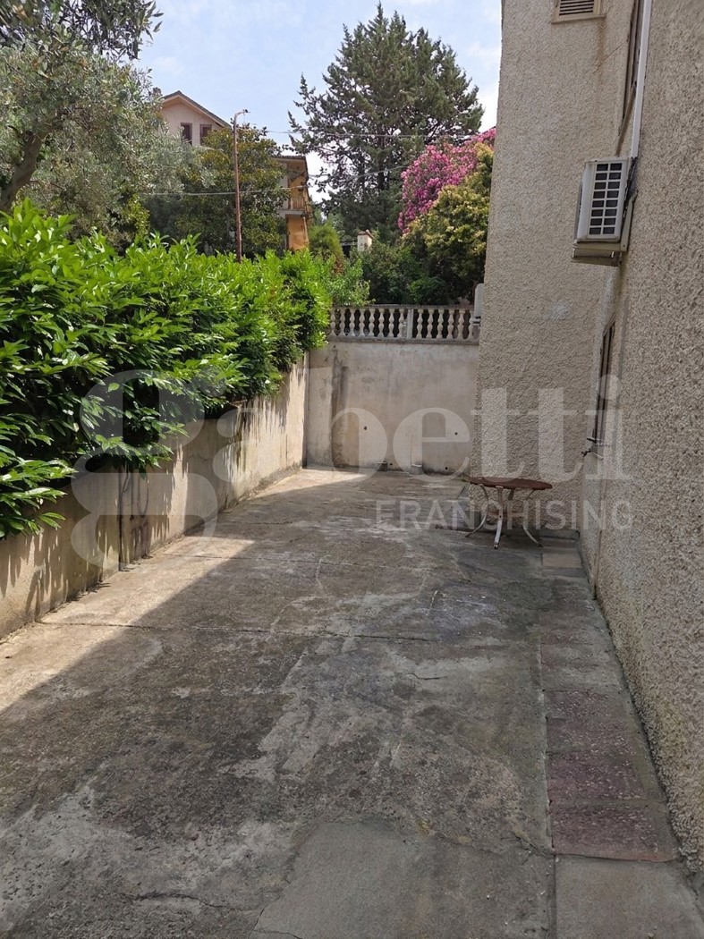 Villa con giardino a Castiglione Cosentino