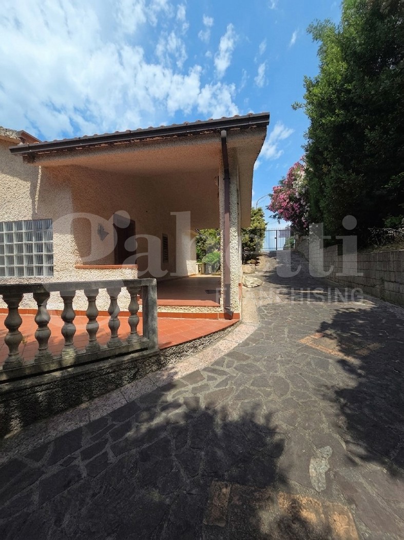 Villa con giardino a Castiglione Cosentino