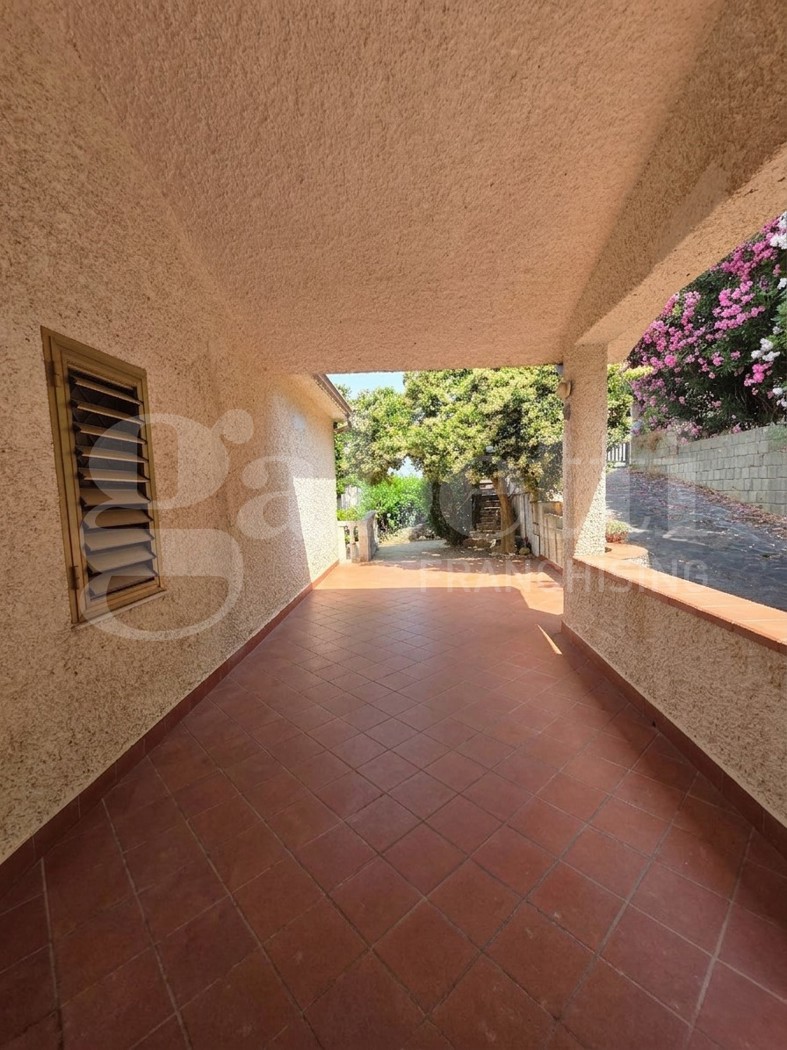 Villa con giardino a Castiglione Cosentino