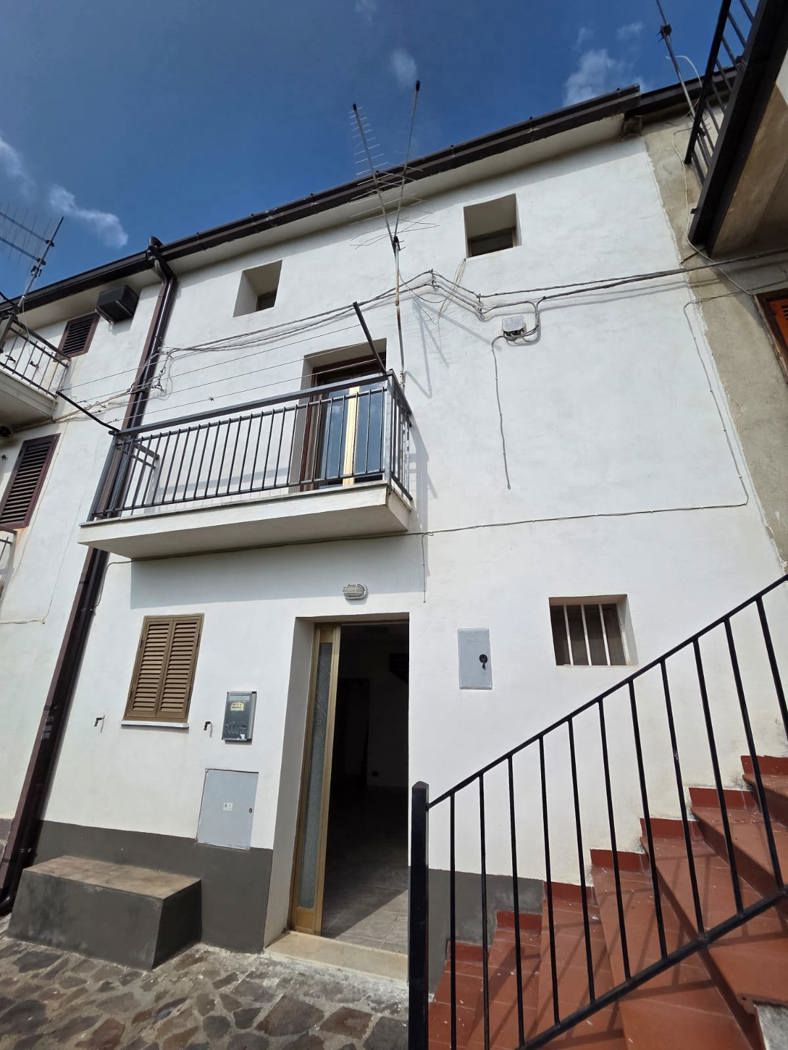 Casa indipendente arredata in affitto a San Vincenzo la Costa