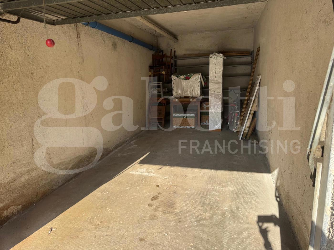 Box/Garage 20mq in affitto a Rende