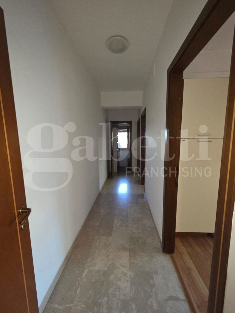 Trilocale arredato in affitto a Rende