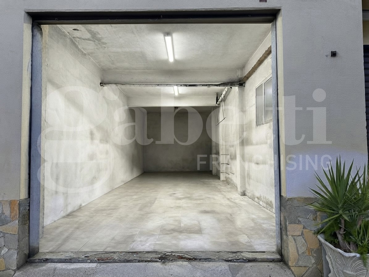 Magazzino in affitto a Cosenza