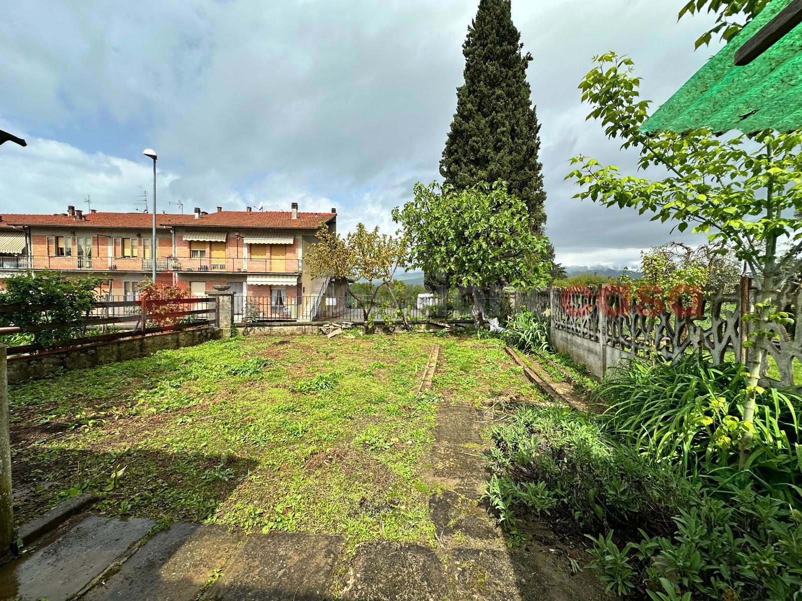 Casa indipendente con giardino a Arezzo