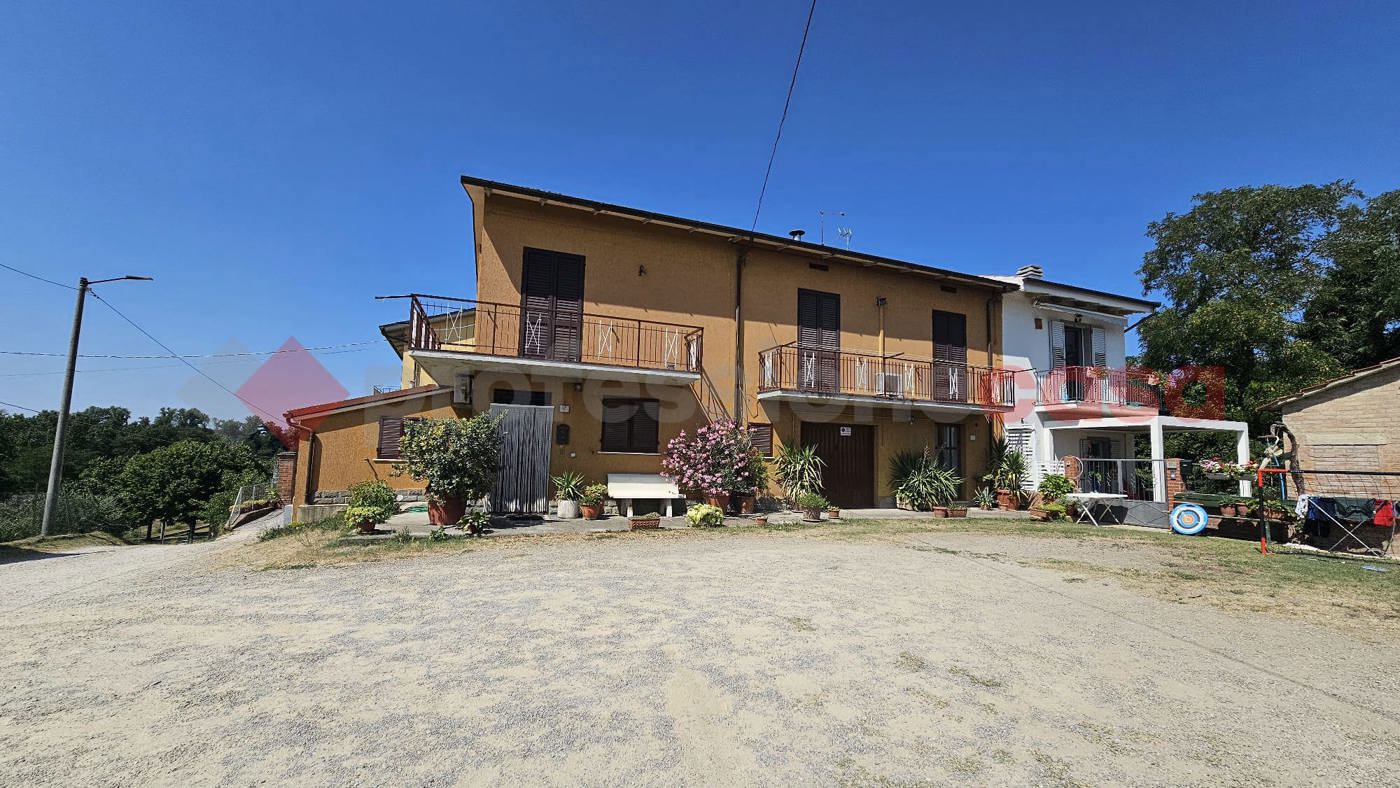 Casa indipendente con giardino a Arezzo