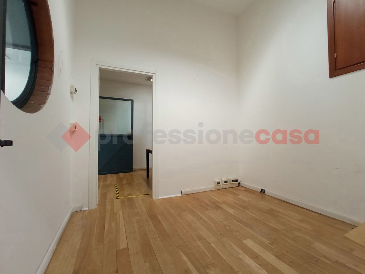 Negozio in vendita a Arezzo