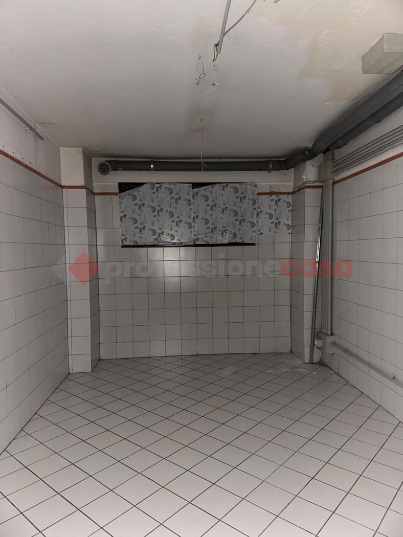 Negozio in affitto a Arezzo