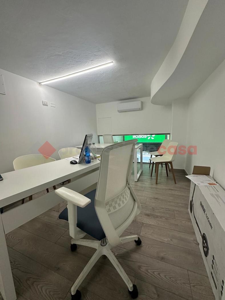 Negozio in affitto a Arezzo