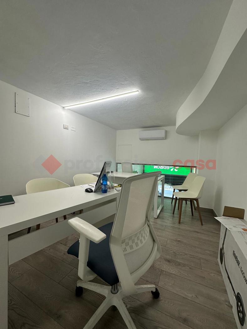 Negozio in affitto a Arezzo