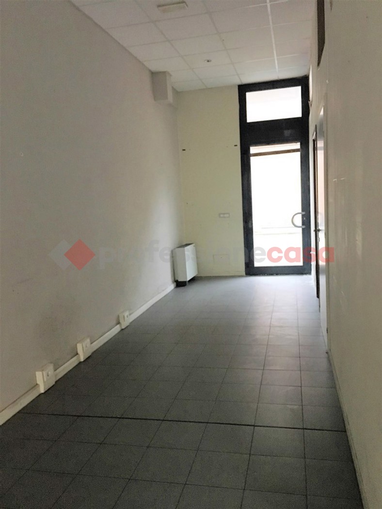 Negozio in affitto a Arezzo