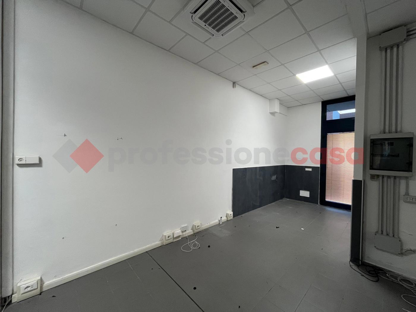 Negozio in affitto a Arezzo