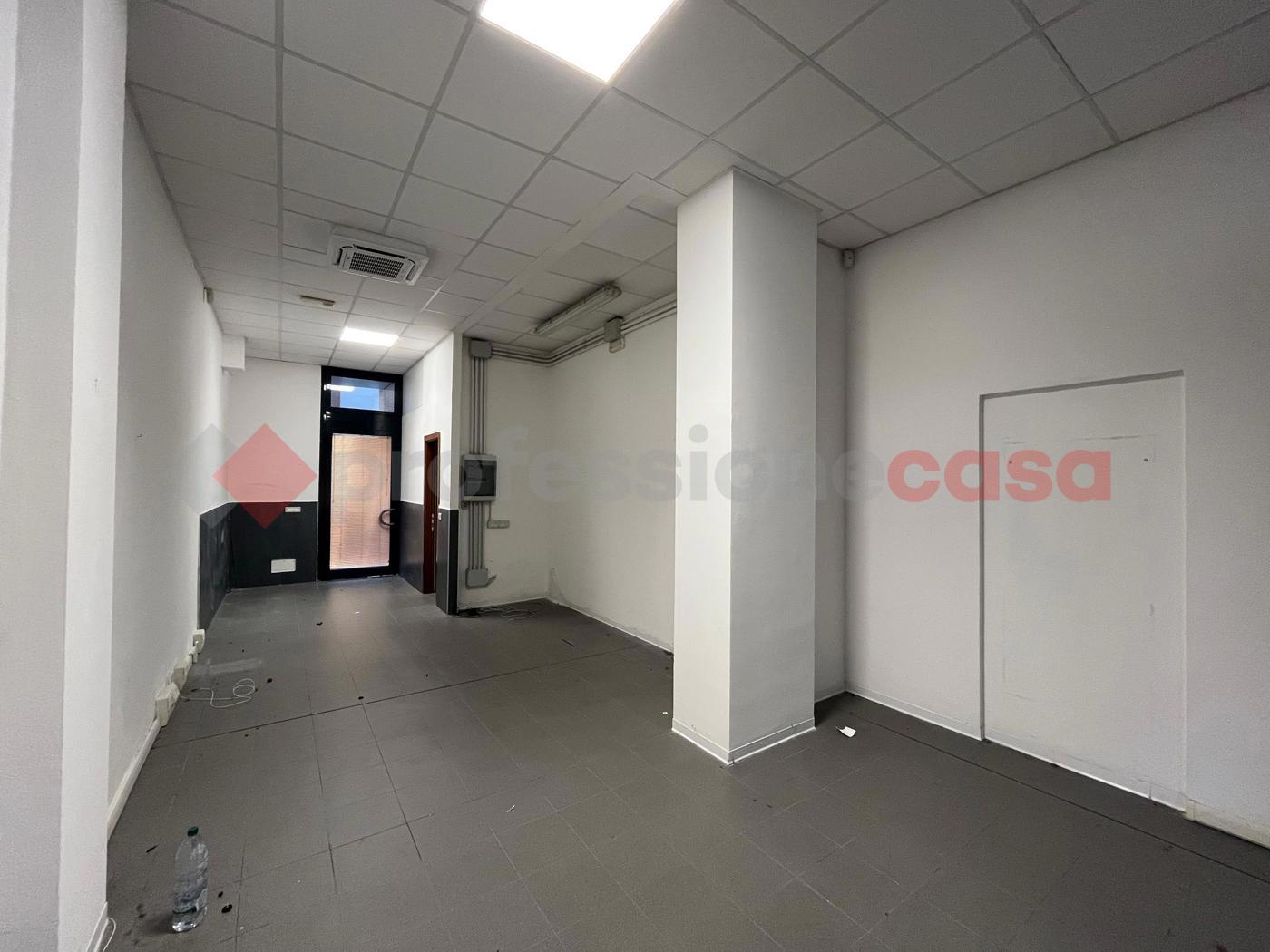 Negozio in affitto a Arezzo