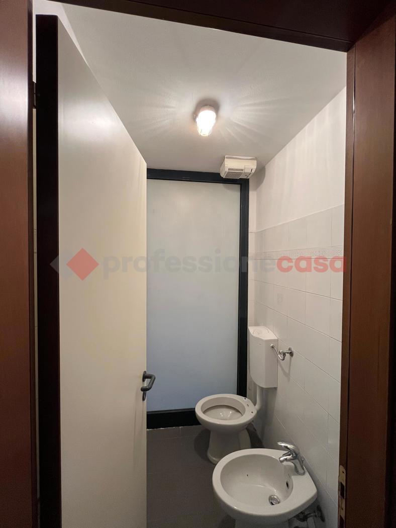 Negozio in affitto a Arezzo