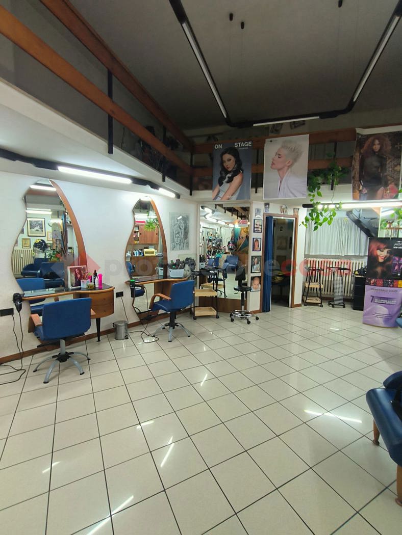 Negozio in vendita a Arezzo