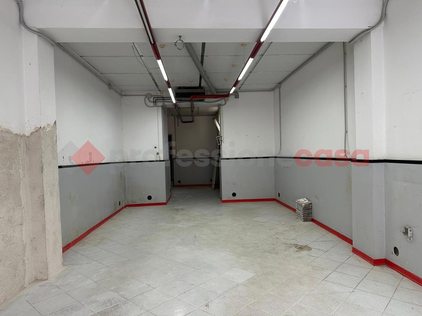 Negozio in affitto a Arezzo