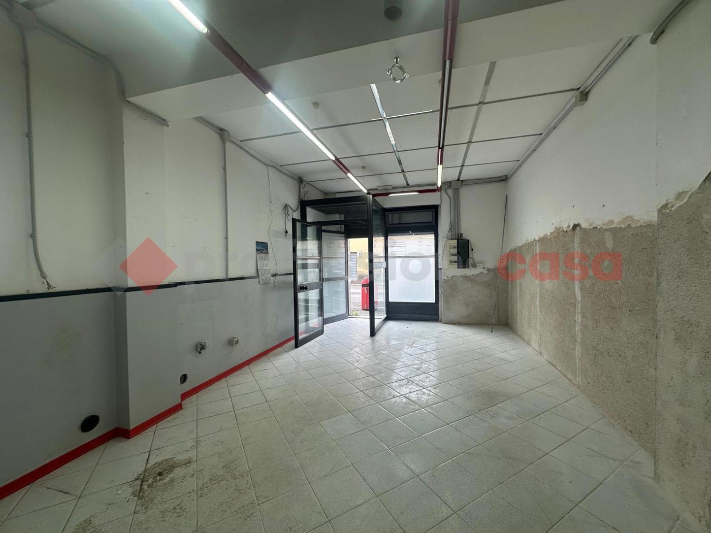 Negozio in affitto a Arezzo