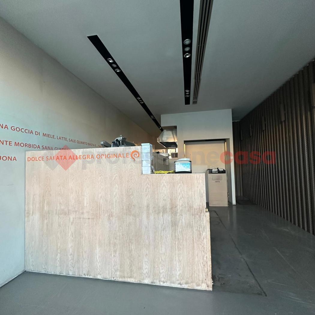 Negozio in vendita a Arezzo