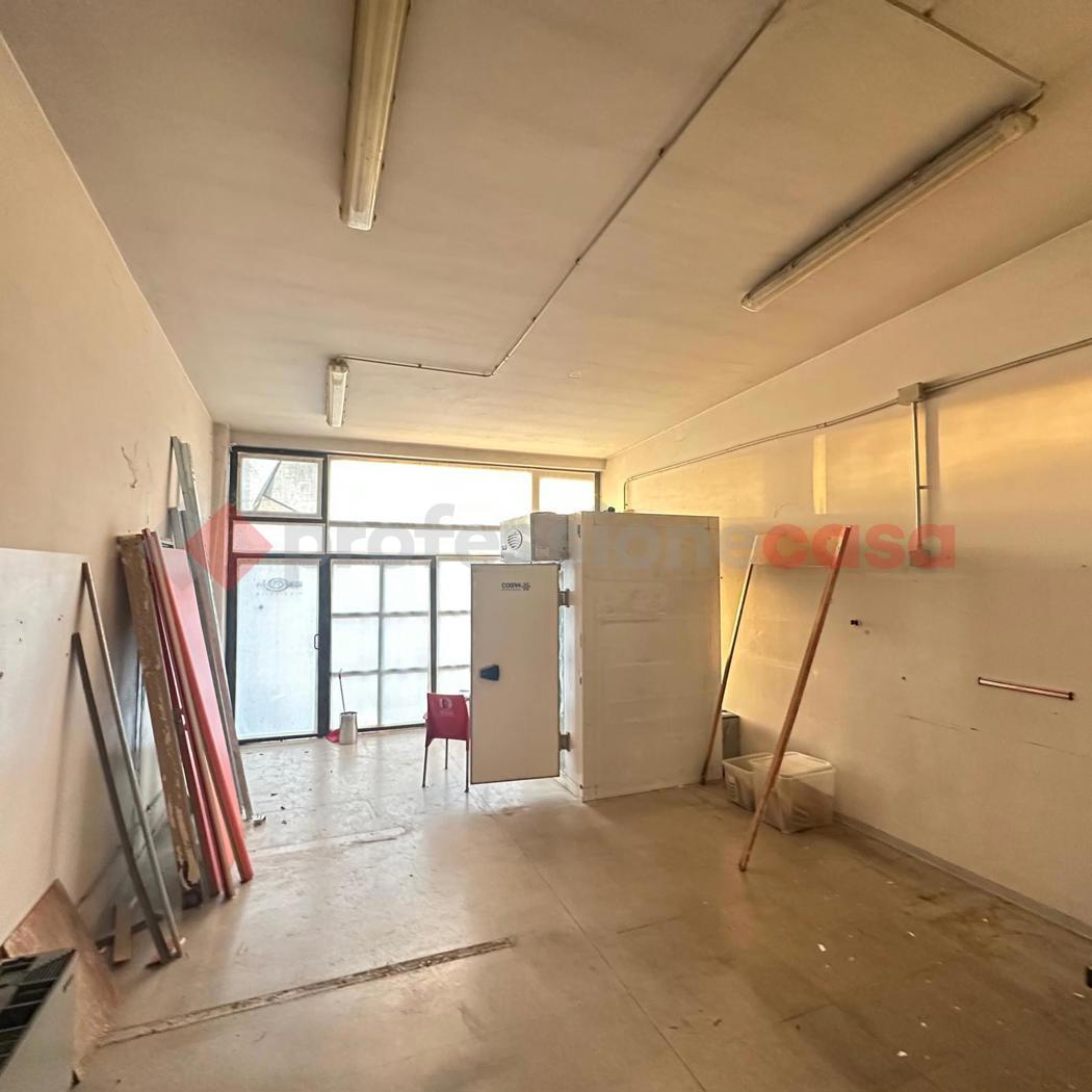 Negozio in vendita a Arezzo