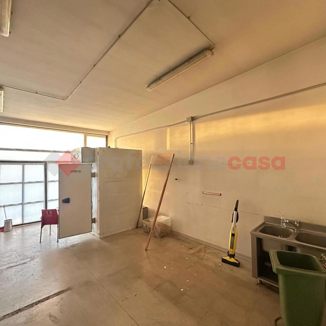 Negozio in vendita a Arezzo