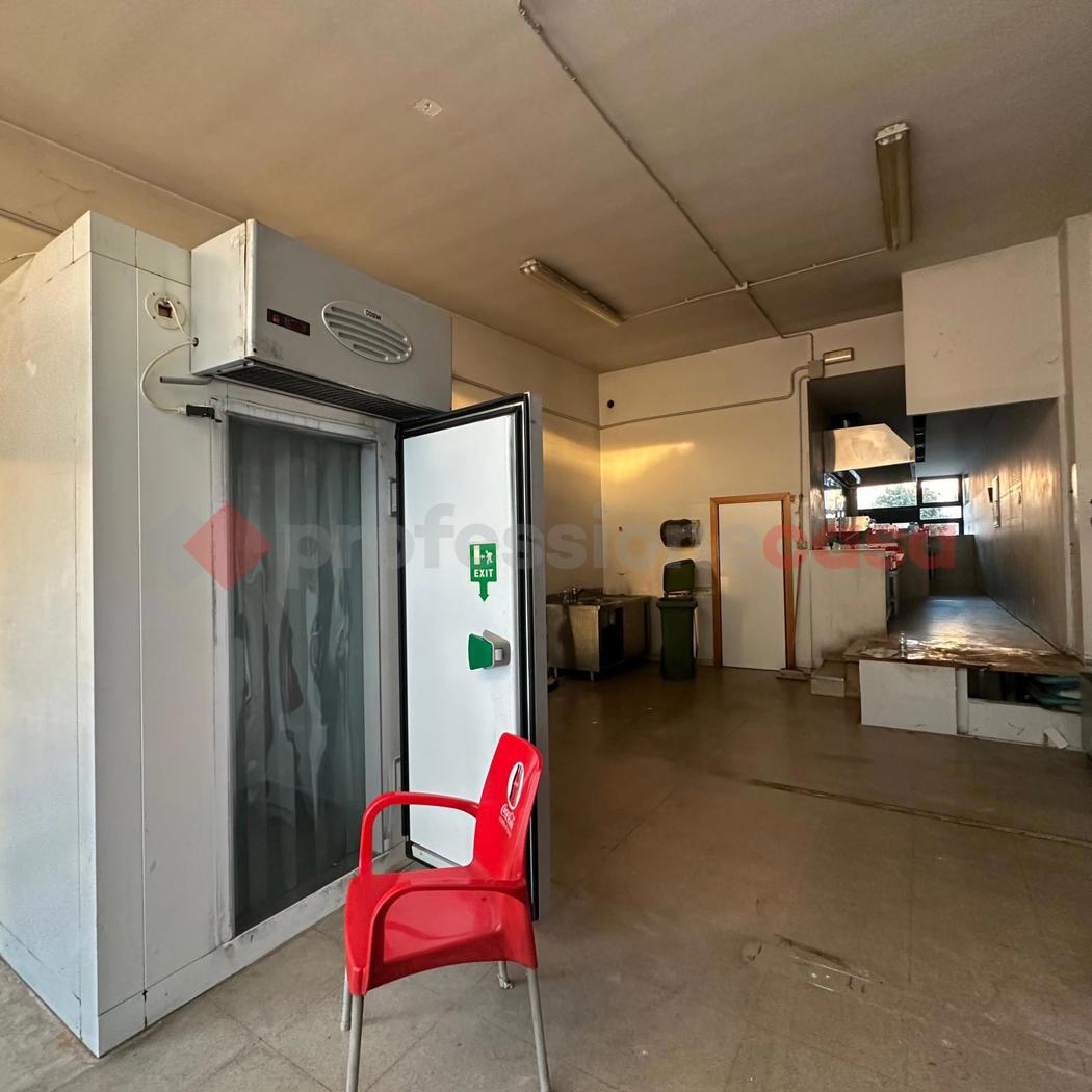 Negozio in vendita a Arezzo