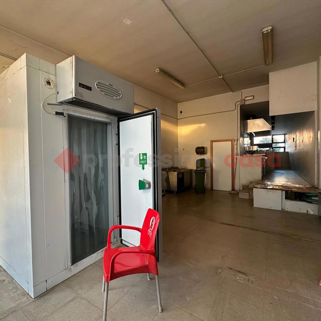 Negozio in vendita a Arezzo