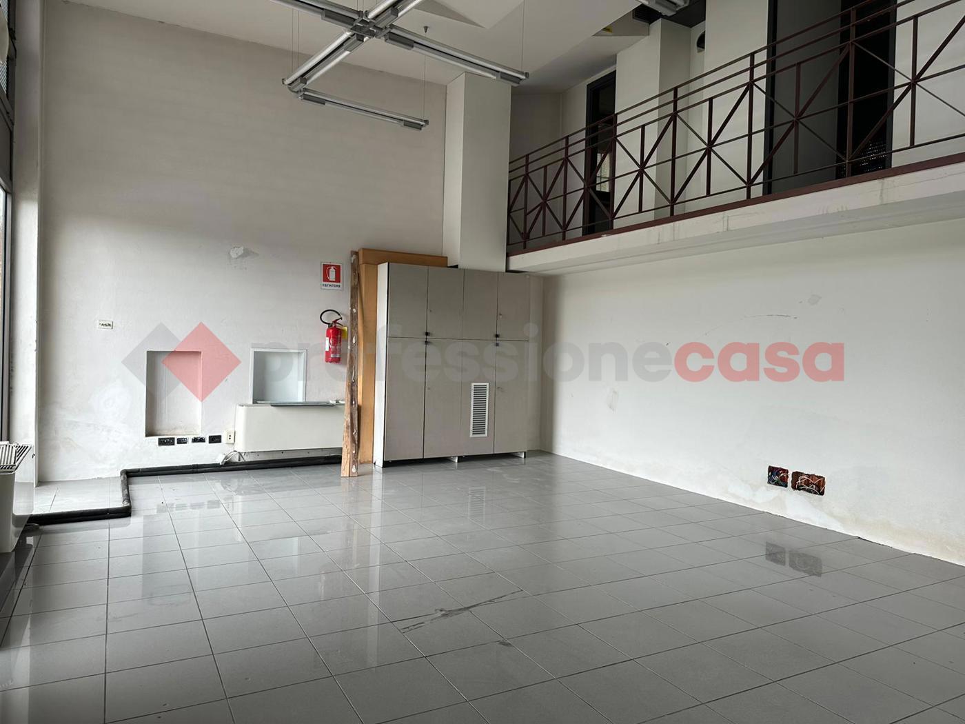 Negozio in affitto a Arezzo