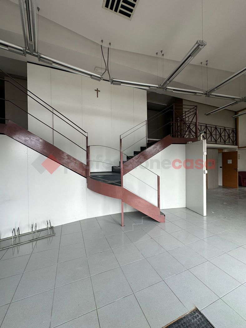 Negozio in affitto a Arezzo