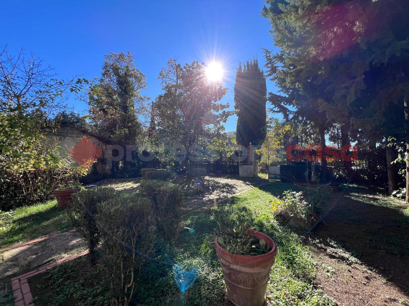Casa indipendente arredata in affitto a Arezzo