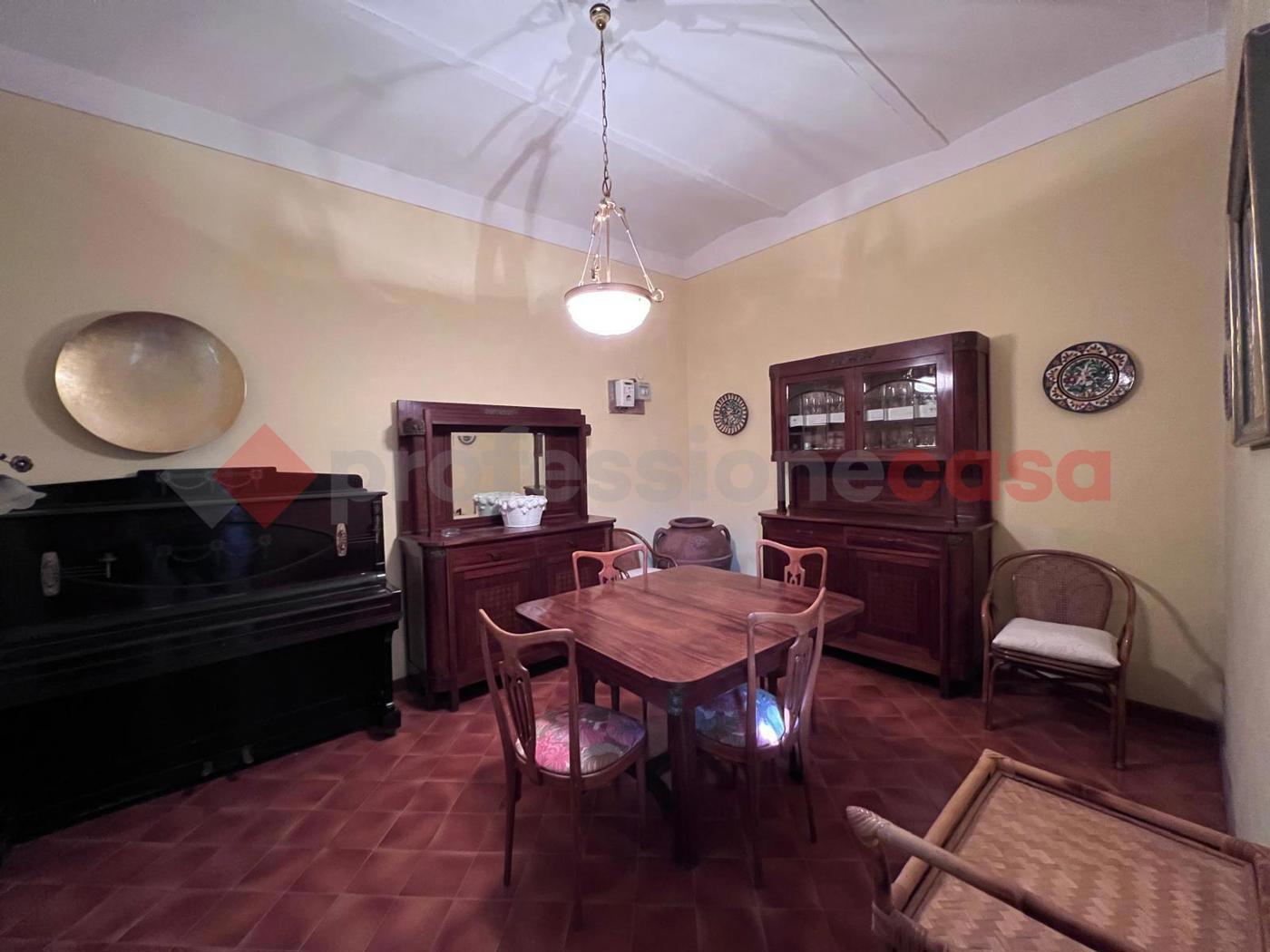 Casa indipendente arredata in affitto a Arezzo