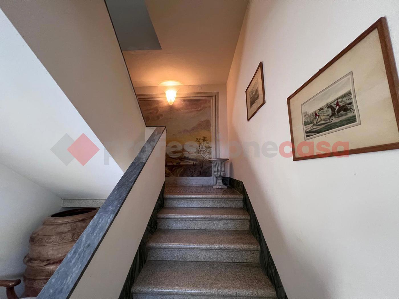 Casa indipendente arredata in affitto a Arezzo