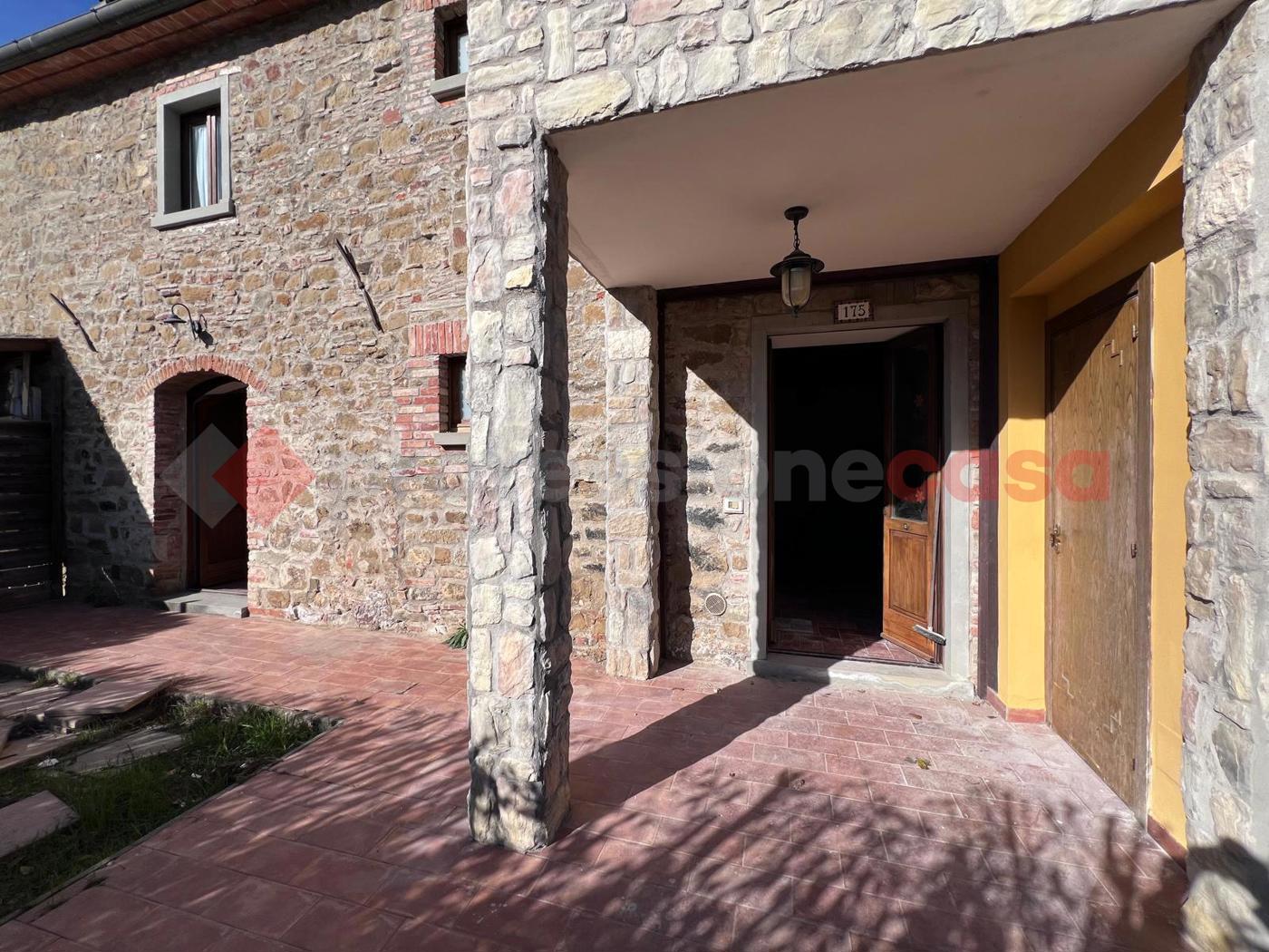 Trilocale con giardino a Civitella in Val di Chiana