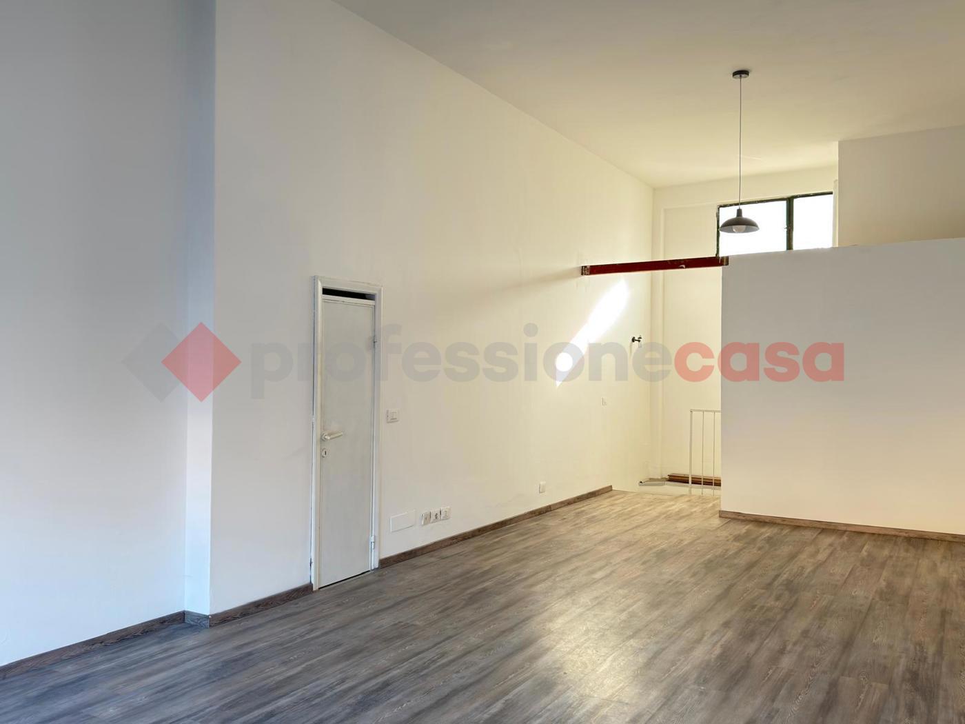 Negozio in affitto a Arezzo