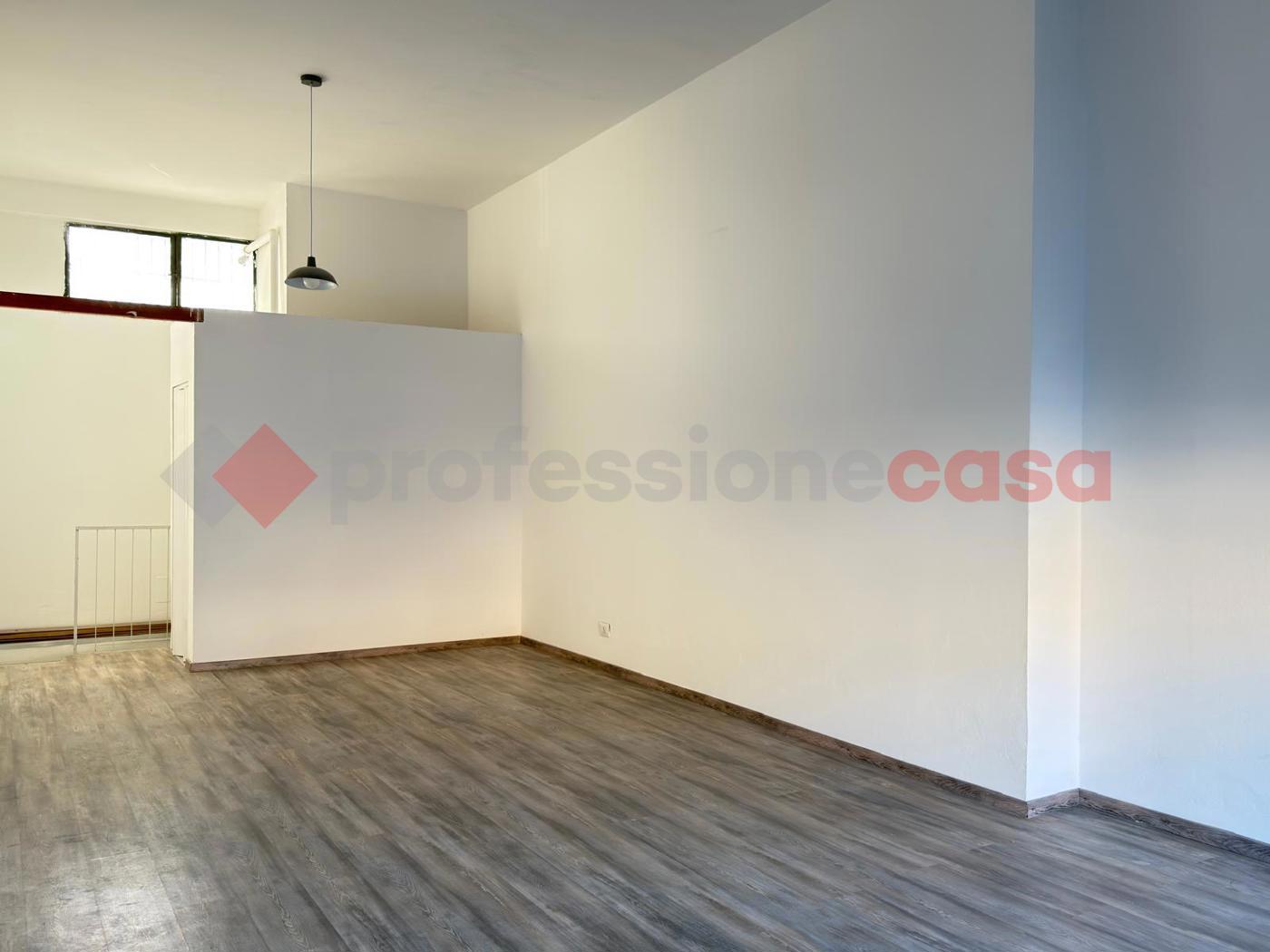 Negozio in affitto a Arezzo