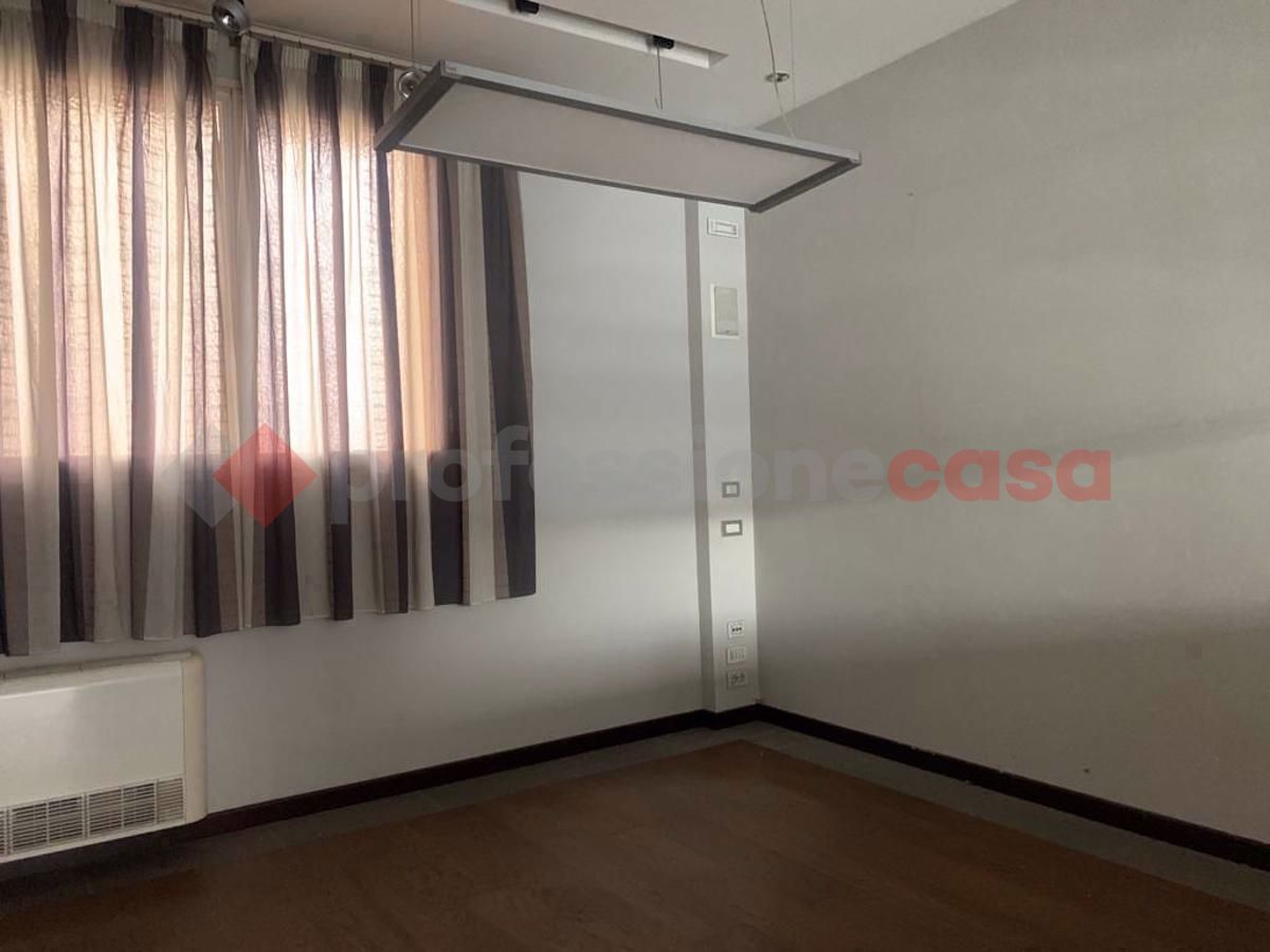 Negozio in affitto a Arezzo