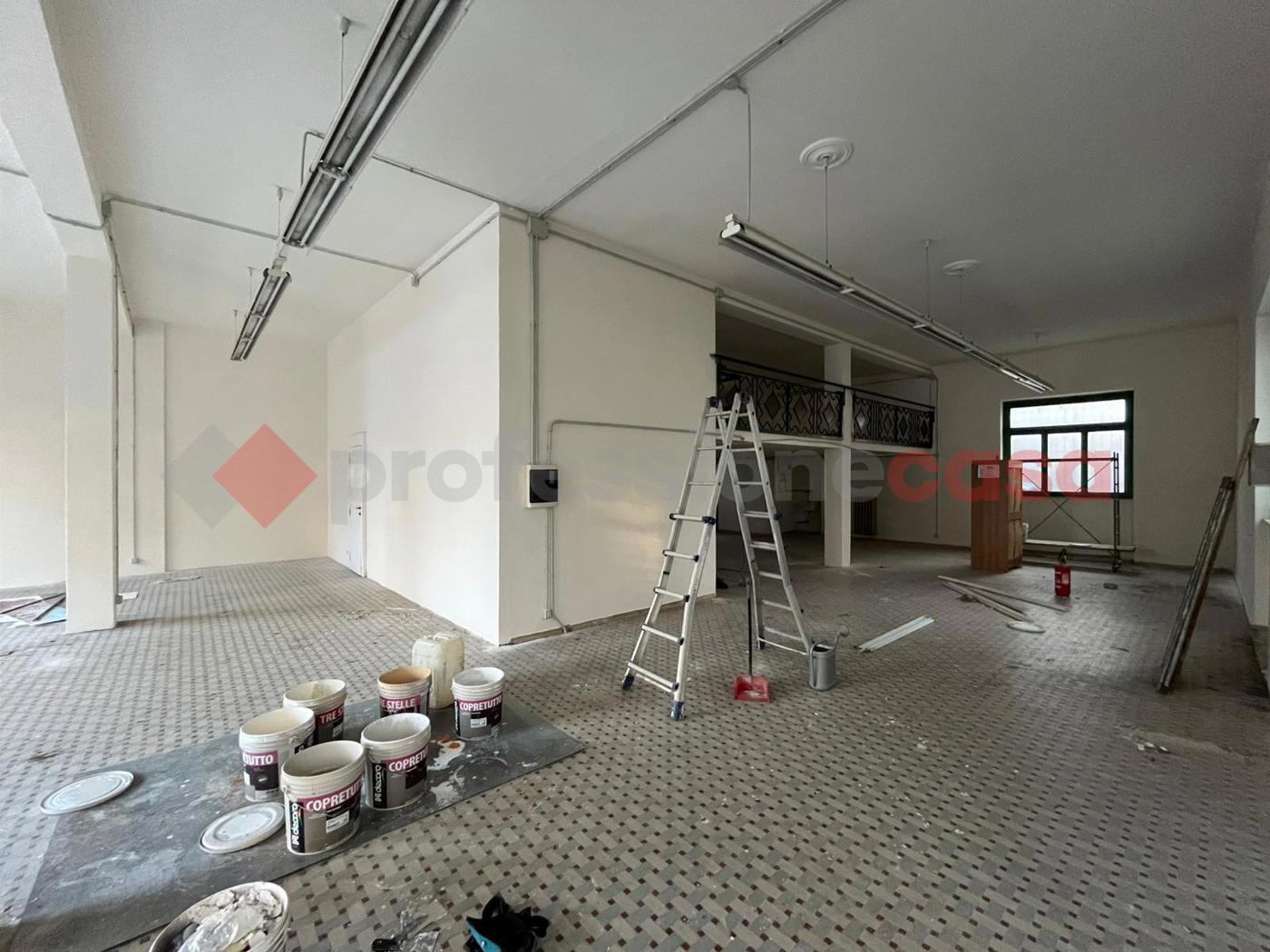 Negozio in vendita a Arezzo